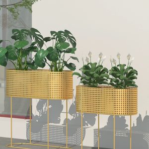 Gold metal indoor outdoor cut-out plantstand ( 2 count ）